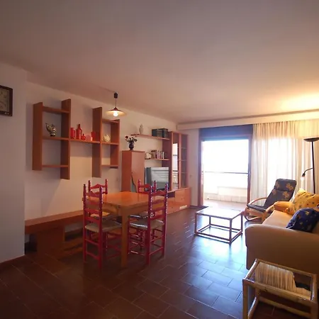 Lets Holidays Beachfront